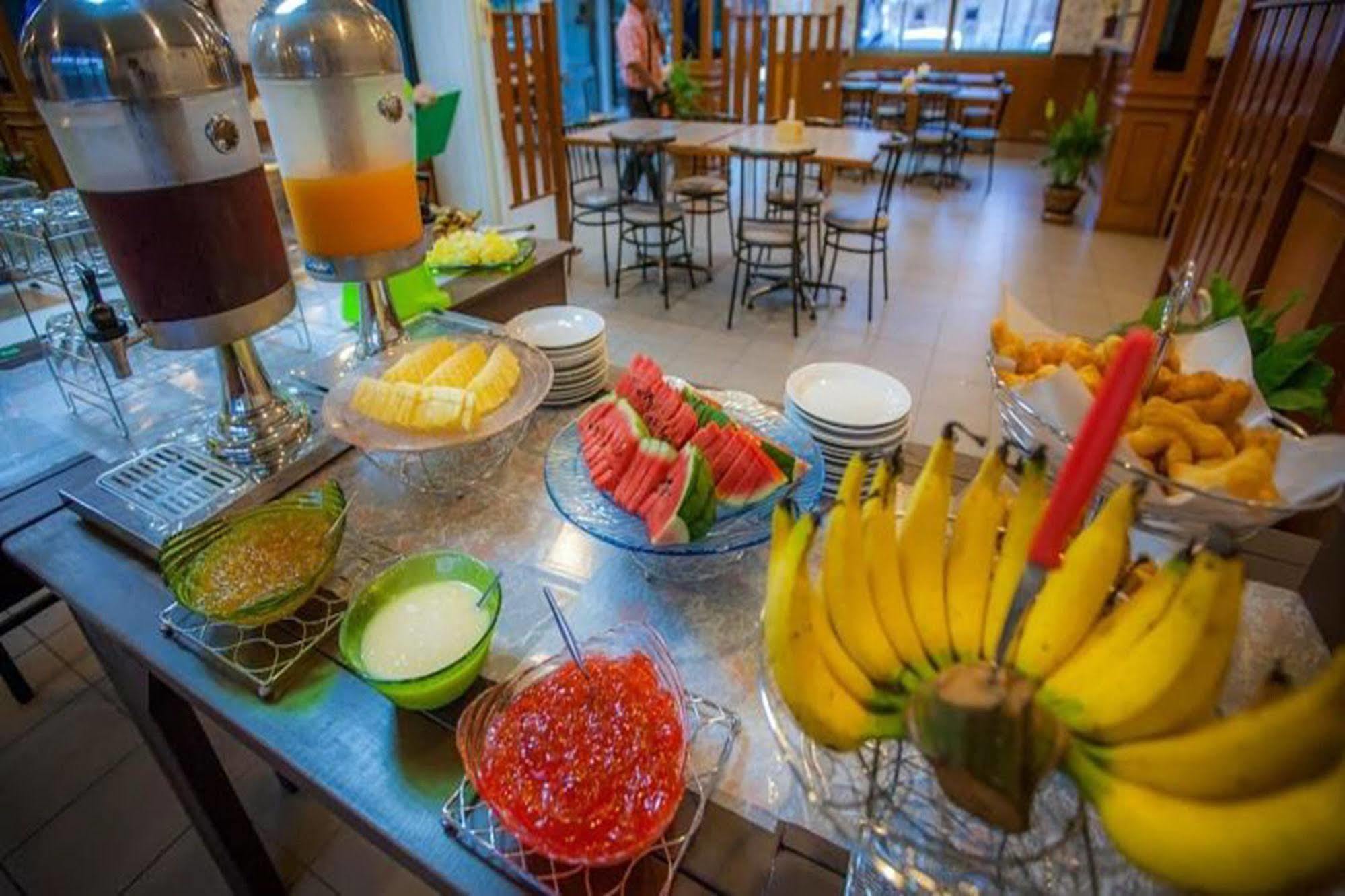Rayong President Hotel Екстериор снимка